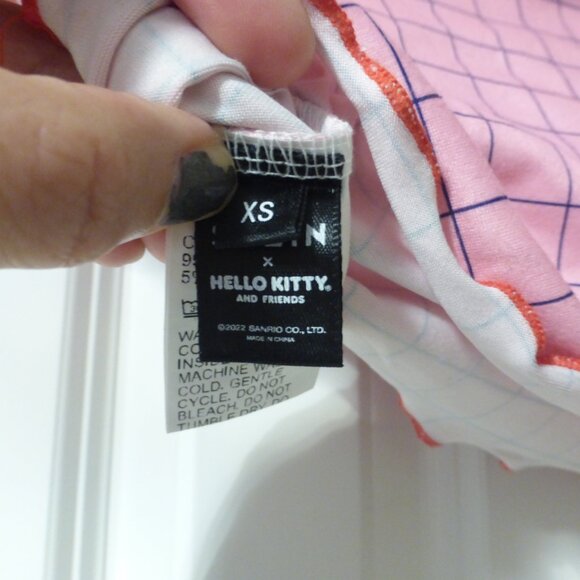 HELLO KITTY x SHEIN pink stretchy baby tee crop top - Picture 4 of 6